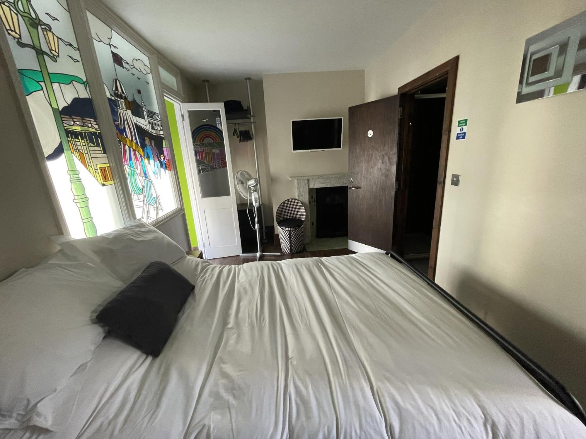 Guest And The 4* Hove